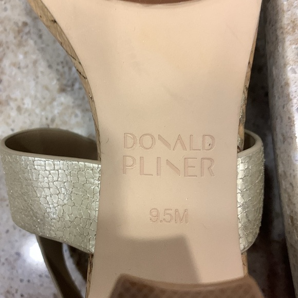 NWOT Donald Pliner Helen Strap Open-Toe Block Heel Sandals Size 9.5 - Picture 12 of 16